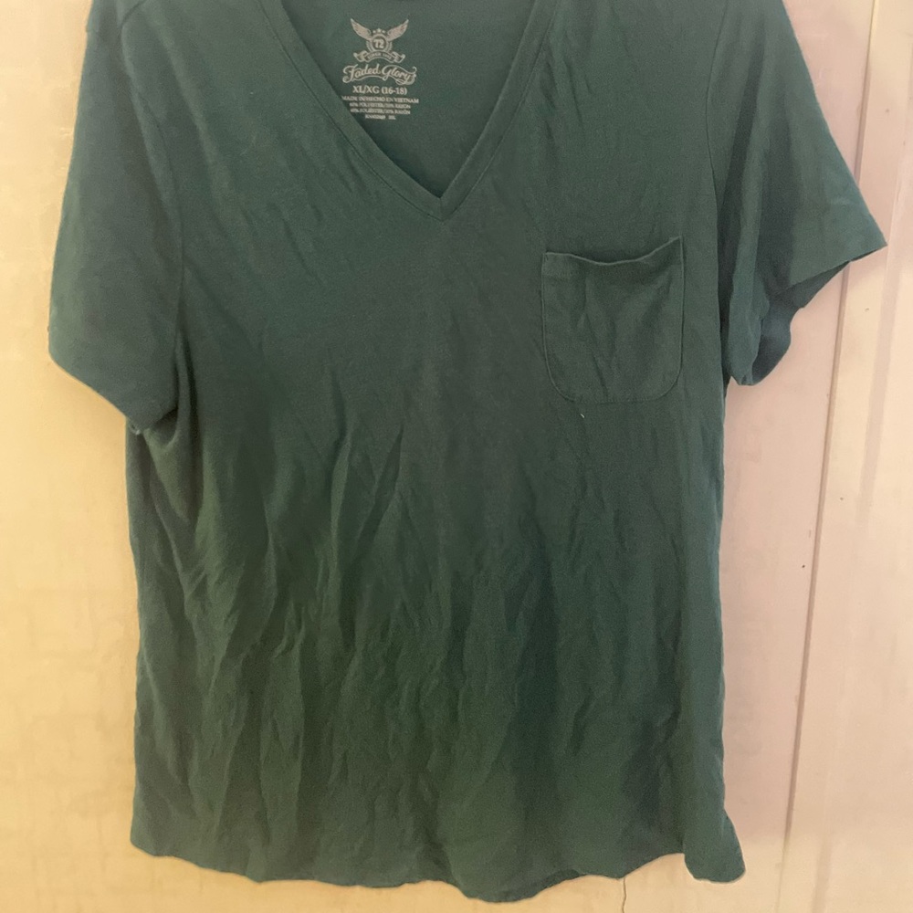 Green v neck tee